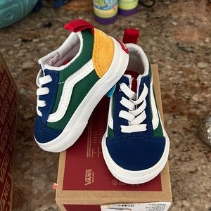 Elastic Multi Color Toddler Size 4 Sneaker